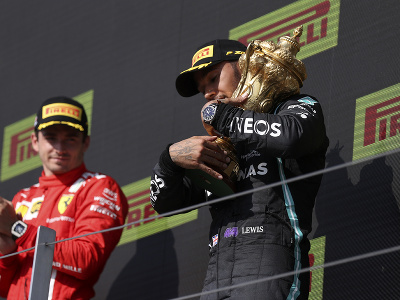 Lewis Hamilton víťazom Veľkej ceny Veľkej Británie