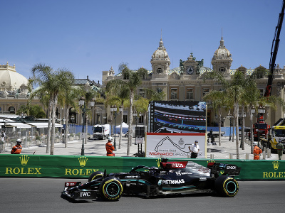 Britský pilot formuly 1 Lewis Hamilton na Mercedese počas Veľkej ceny Monaka
