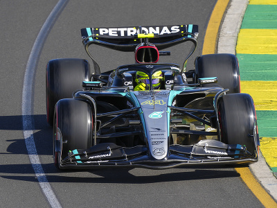 Lewis Hamilton vo svojom monoposte počas kvalifikácie na VC Austrálie