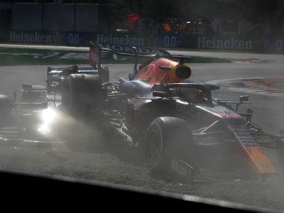 Max Verstappen a Lewis Hamilton na Veľkej cene Talianska skončili po vzájomnej kolízii