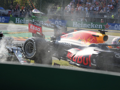 Max Verstappen a Lewis Hamilton na Veľkej cene Talianska skončili po vzájomnej kolízii