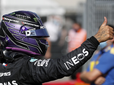 Lewis Hamilton po triumfe v kvalifikácii