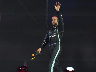 Lewis Hamilton oslavuje svoj
