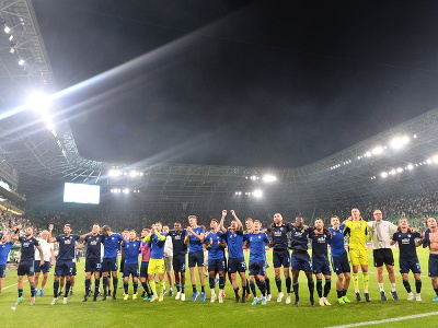 Víťazné oslavy futbalistov ŠK Slovan Bratislava s fanúšikmi