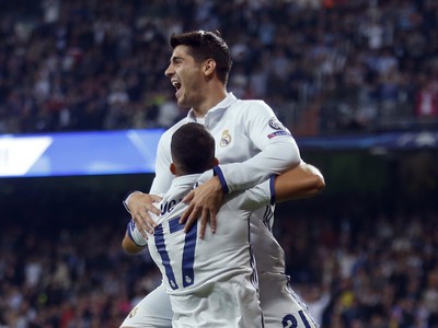 Lucas Vázquez a Álvaro Morata oslavujú gól Realu