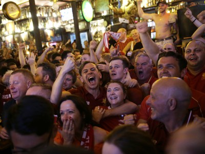 Radosť fanúšikov Liverpoolu po úvodnom góle vo finále Ligy majstrov