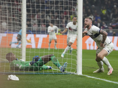 Milan Škriniar strelil gól v zápase F-skupiny AC Miláno - Paríž SG 