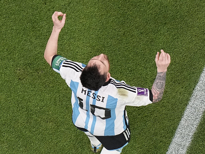 Argentínska hviezda Lionel Messi oslavuje gól