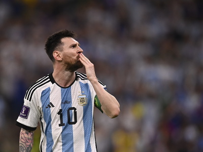 Argentínska hviezda Lionel Messi oslavuje gól