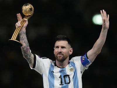 Lionel Messi so Zlatou loptou pre najlepšieho hráča MS 