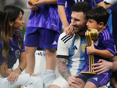 Lionel Messi so synom a manželkou