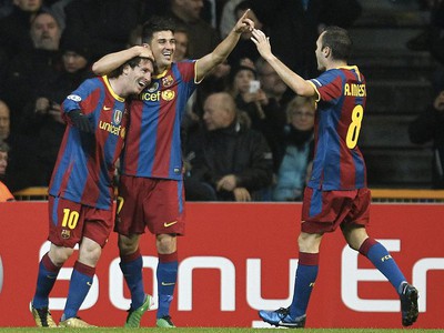 Messi, Villa a Iniesta