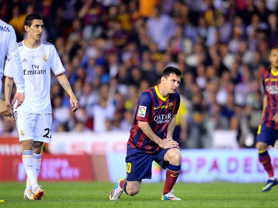 Angel Di María (vľavo) a Lionel Messi