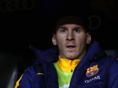 Lionel Messi na lavičke Barcelony