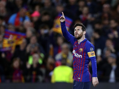 Hráč Barcelony Lionel Messi oslavuje úvodný gól