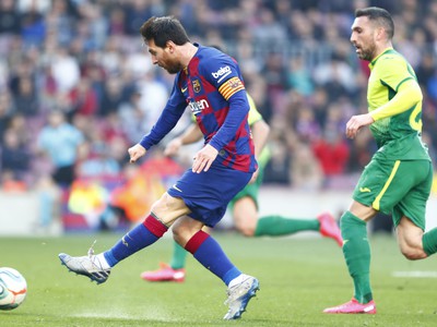 Lionel Messi štyrmi gólmi zostrelil Eibar