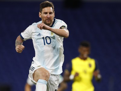 Lionel Messi oslavuje svoj gól v drese Argentíny