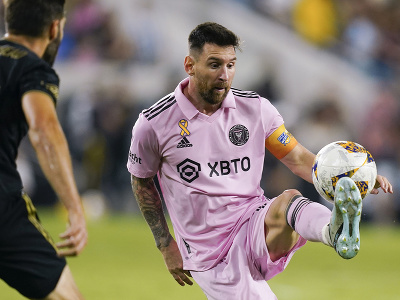 Argentínsky kúzelník Lionel Messi čaruje s loptou