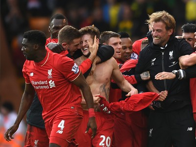 Jurgen Klopp a nespútaná radosť hráčov Liverpoolu