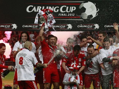 Liverpool sa teší z trofeje