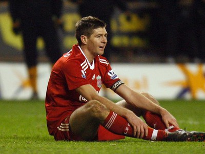Bezmocný Steven Gerrard