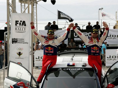 Sébastien Loeb so svojim partnerom Danielom Elenom