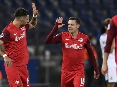 Hráči Salzburgu sa tešia z gólu do siete Lokomotivu Moskva