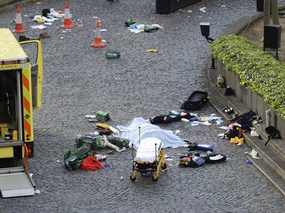 Teroristický útok v Londýne pripravil o život trojicu obetí