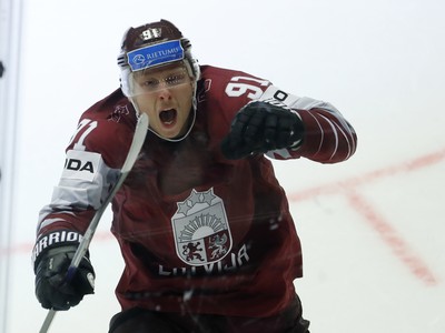 Lotyšský hokejista Ronalds Kenins 