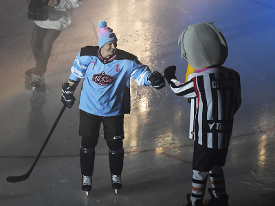 Ľubomír Višňovský počas hokejovej exhibície All Star Legendy 2024 Tím východ - Tím západ v Steel Aréne v Košiciach