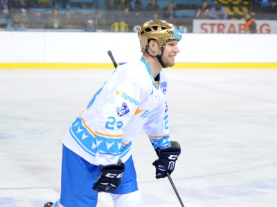 Ľuboš Bartečko z tímu Tipsport počas hokejového All Stars víkendu 