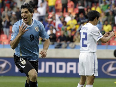 Luis Suarez oslavuje strelený gól