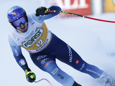 Talian Dominik Paris reaguje v cieli zjazdu Svetového pohára alpských lyžiarov v talianskom stredisku Val Gardena
