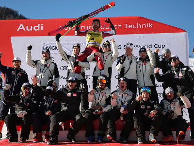Marco Schwarz oslavuje triumf