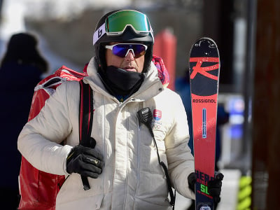 Na snímke tréner slovenskej lyžiarky Petry Vlhovej Mauro Pini po tréningu pred začiatkom XXIV. zimných olympijských hier 2022 v Pekingu 3. februára 2022 v stredisku Jen-čching