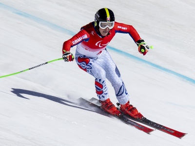 Slovenský zjazdový lyžiar Miroslav Haraus počas paraalpského lyžovania v rámci XIII. zimných paralympijských hier 2022 v Pekingu. 