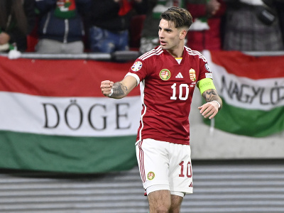 Kapitán maďarskej futbalovej reprezentácie Dominik Szoboszlai sa teší po strelení gólu