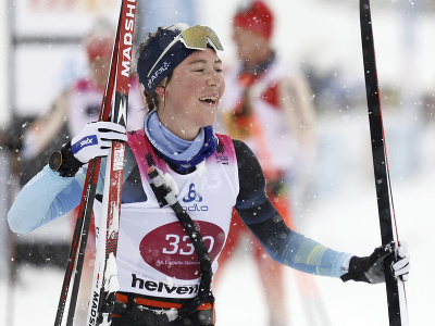 Diskvalifikovaná Francúzka Maëlle Veyreová prišla o víťazstvo v populárnom lyžiarskom maratóne Engadin vo Švajčiarsku. 