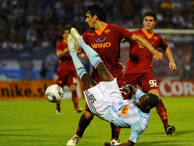 Mamadou Bagayoko a Nicolas Burdisso 