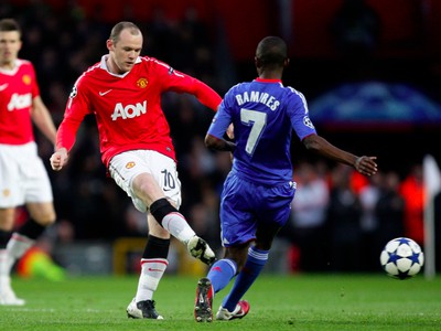 Rooney atakovaný Ramiresom