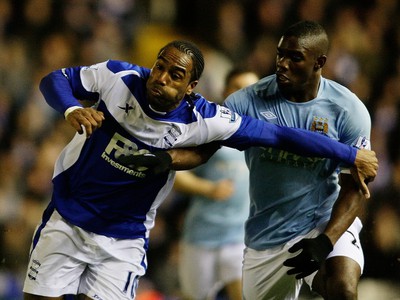 Cameron Jerome a Micah Richards v súboji