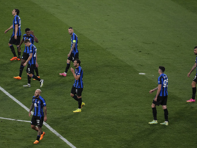 Futbalisti Interu Miláno a ich reakcia po góle