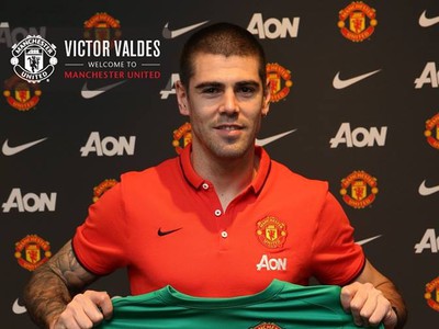 Víctor Valdés sa stal hráčom United