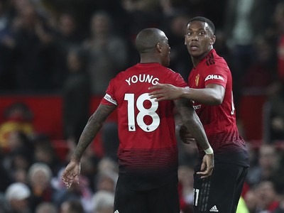 Ashley Young a Anthony