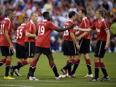 Hráči Manchestru United sa tešia z gólu