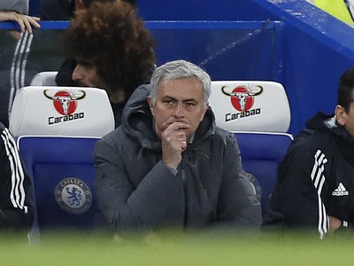 José Mourinho sleduje šláger z lavičky United