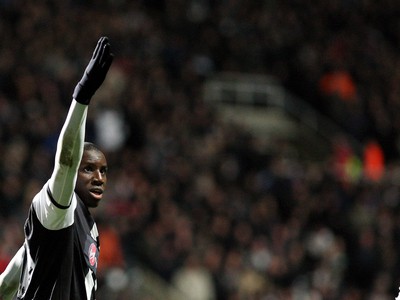 Demba Ba sa raduje z gólu do siete Manchesteru United 