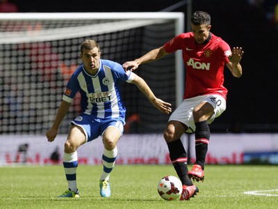 James McArthur a Robin van Persie