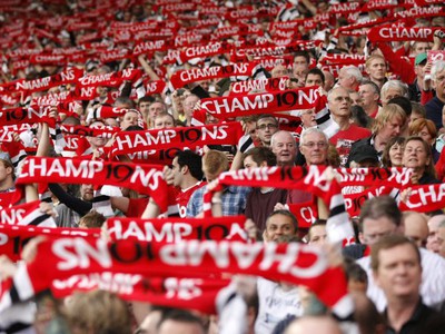 Priaznivci Manchestru United privítali