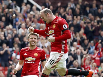 Wayne Rooney oslavuje gól 